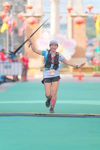 BIB: 5043
                            <button type="button" onclick="openModal(21761013)" class="btn btn-primary btn-sm float-right btn-popup" data-toggle="modal" data-target=".modal-high-quality">
                        <i class="fas fa-shopping-cart"></i> Add to Cart
                    </button>
                                            <button type="button" onclick="isThisMe(21761013, true)" class="btn btn-success btn-sm float-right btn-popup btn-isme hidden" data-toggle="tooltip" data-placement="bottom" title="นี่คือรูปของคุณใช่ไหม คลิกที่นี่เพื่อเอาเข้าอัลบั้ม">
                        <i class="fas fa-plus"></i> Add to album
                    </button>
                    <button type="button" onclick="isThisMe(21761013, false)" class="btn btn-warning btn-sm float-right btn-popup btn-isnotme hidden">
                        <i class="fas fa-ban"></i> Remove from album
                    </button>